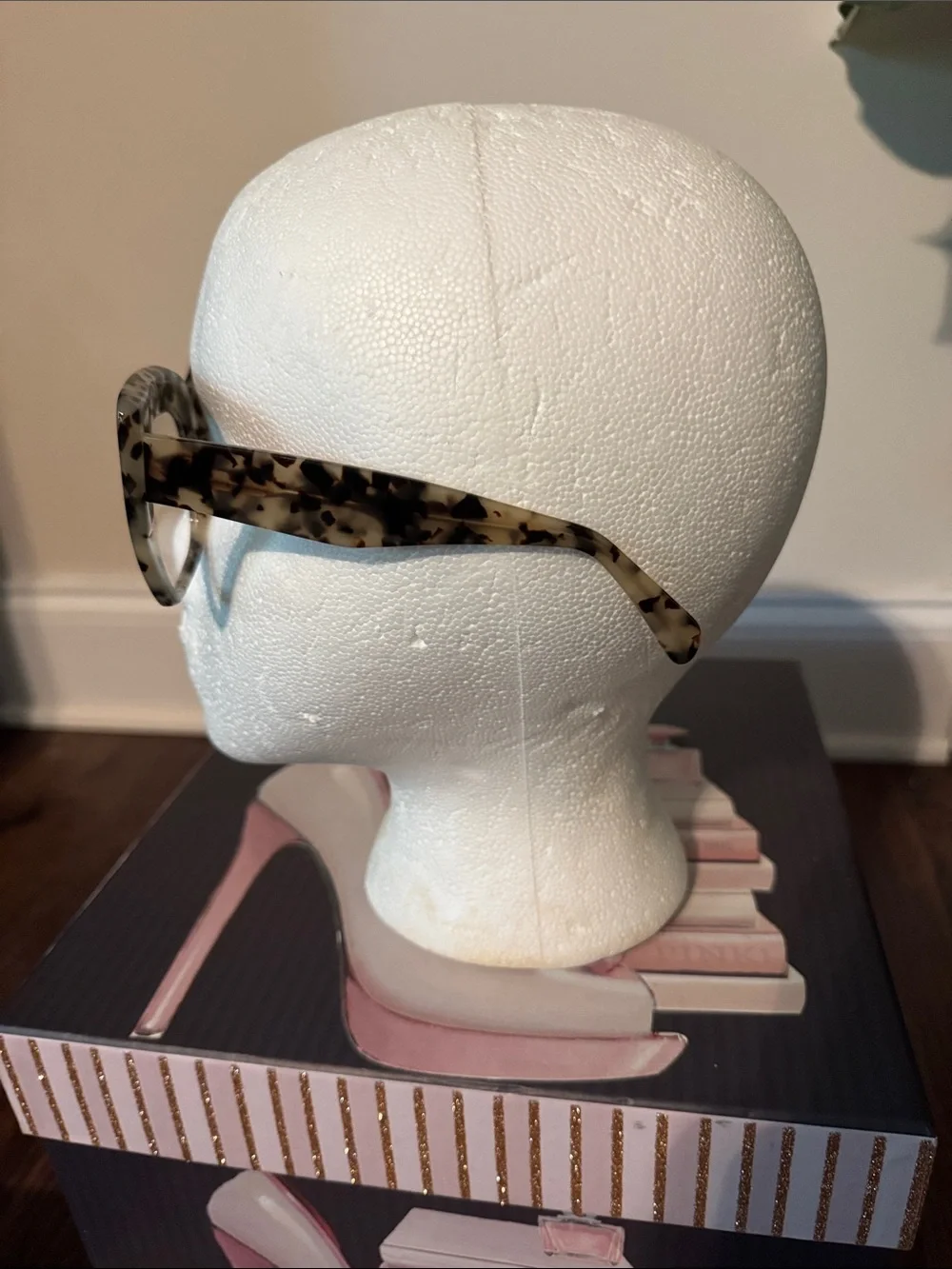 Tortoiseshell Cat-Eye Glasses - Cream Brown Pattern
